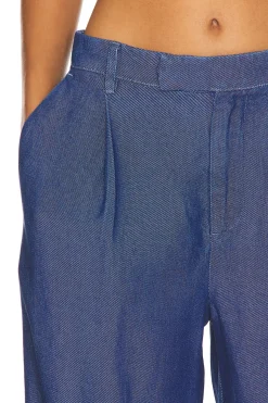 Women Lovers and Friends Pants><noscript><img width=