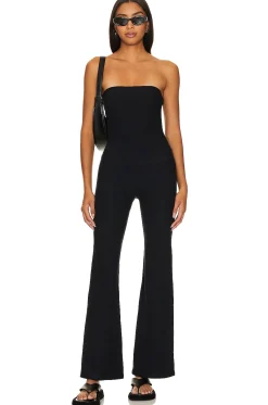 Women Beyond Yoga Pants><noscript><img width=