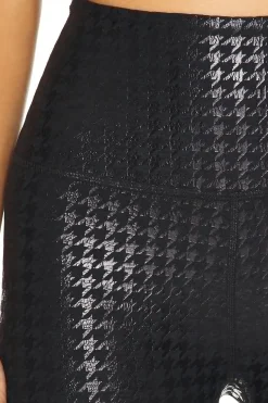 Women Beyond Yoga Pants><noscript><img width=