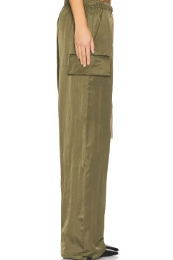 Women Fear of God ESSENTIALS Pants><noscript><img width=