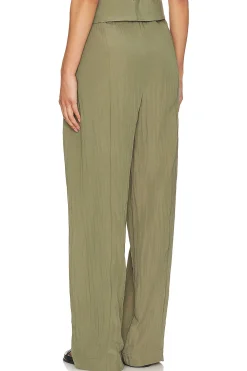 Women Lovers and Friends Pants><noscript><img width=