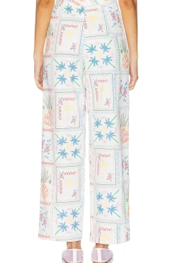 Women Never Fully Dressed Pants><noscript><img width=
