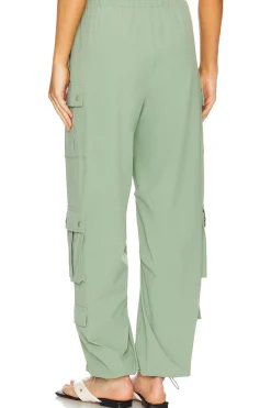 Women Alice + Olivia Pants><noscript><img width=
