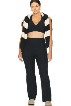 Women Beyond Yoga Pants><noscript><img width=