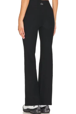 Women Beyond Yoga Pants><noscript><img width=