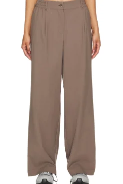 Women Beyond Yoga Pants>Status Trousers