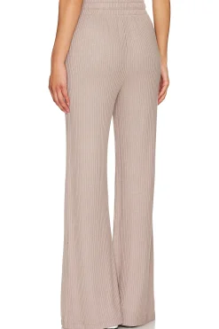 Women Beyond Yoga Pants|Loungewear><noscript><img width=